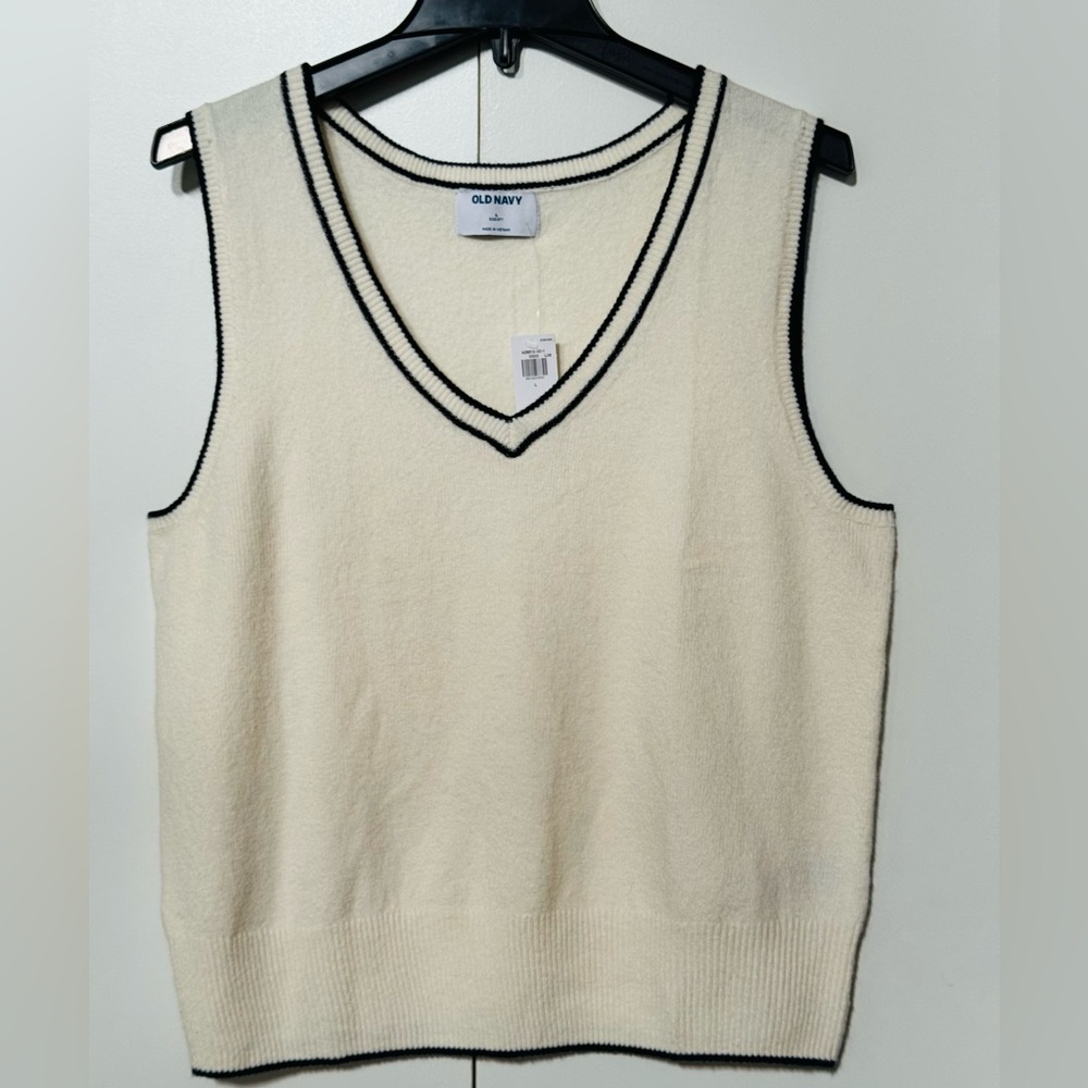 Old Navy Soft V-Neck layering Sweater Vest